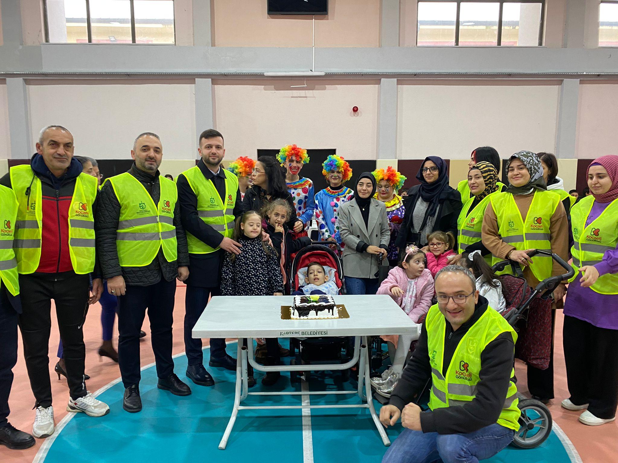 Özel Çocuklara Ortak Doğum Günü Etkinliği haberi görseli Özel Çocuklara Ortak Doğum Günü Etkinliği haberi görseli